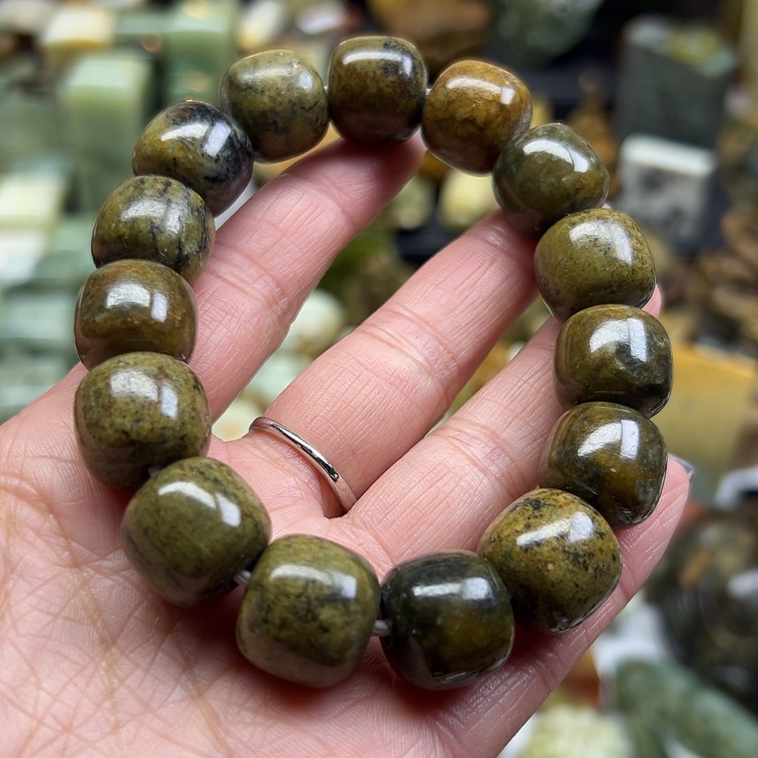 岫岩河磨玉（透闪石质玉）未镶嵌颈饰河磨玉手链卡16