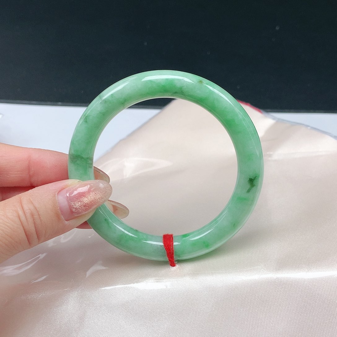 翡翠手镯未镶嵌翡翠144