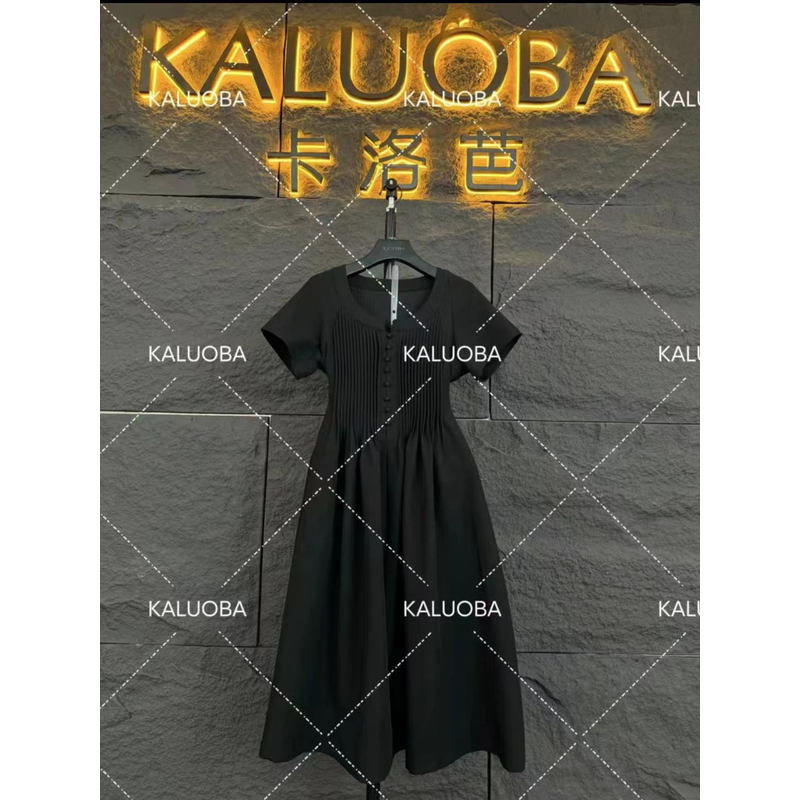 【原创大码设计师款女装】2025新款扣子压褶气质大码连衣裙5450