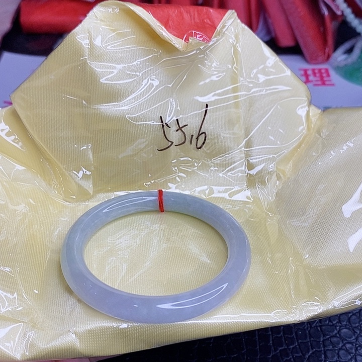 翡翠手镯未镶嵌一图一物实物为准