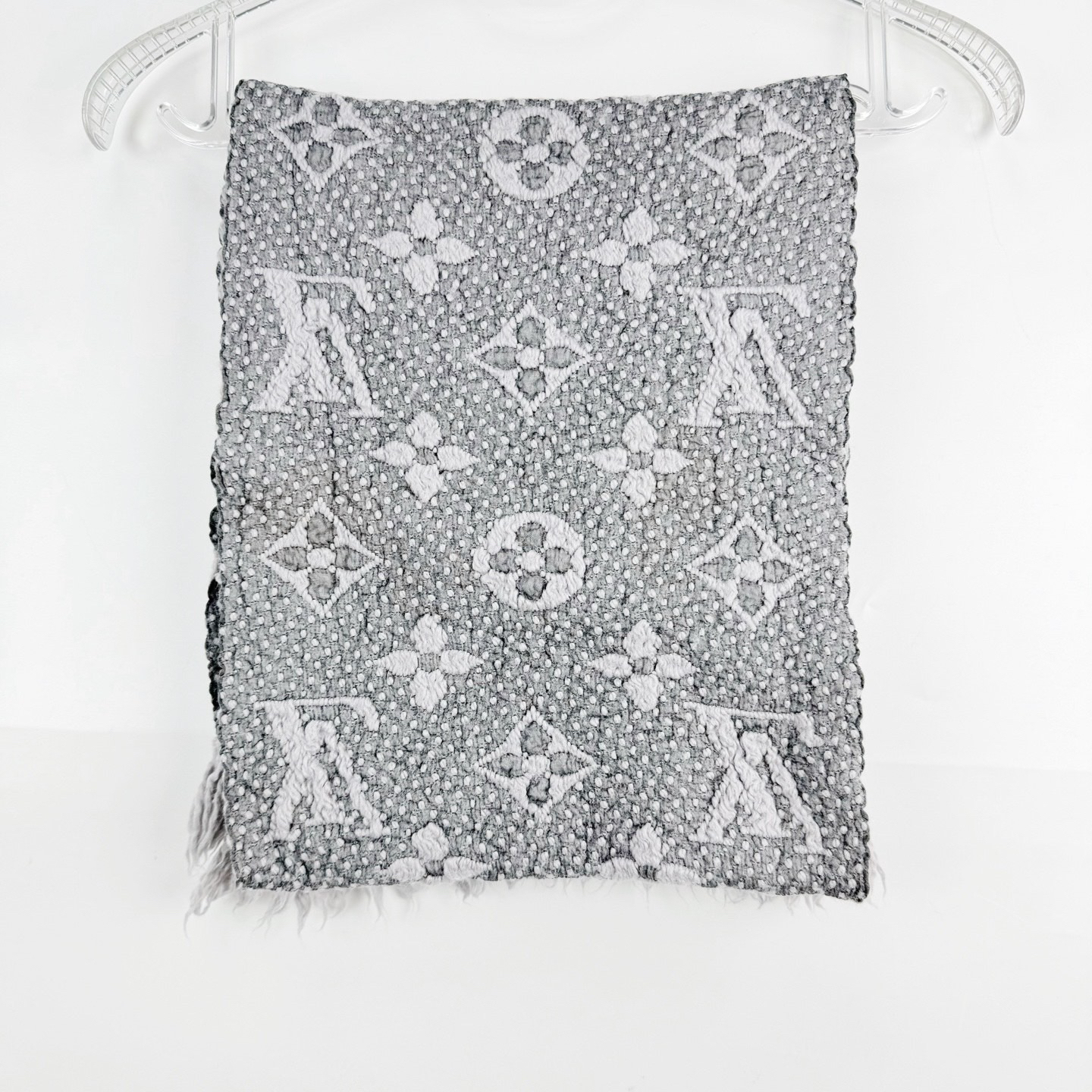 99新 LouisVuitton/路易威登 老花灰色围巾 99新 sz0117