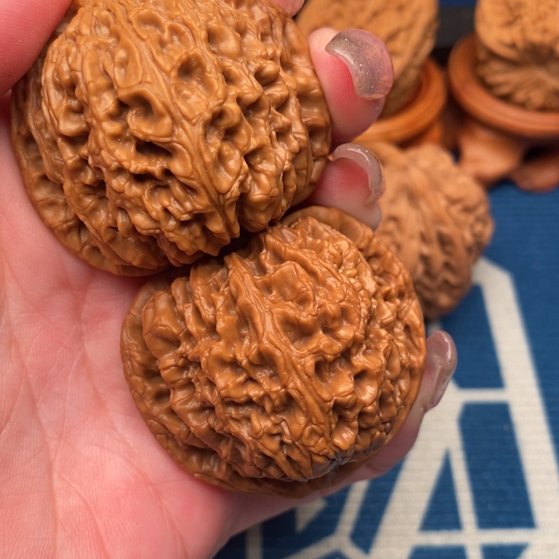 偽***装文玩核桃吊坠南疆