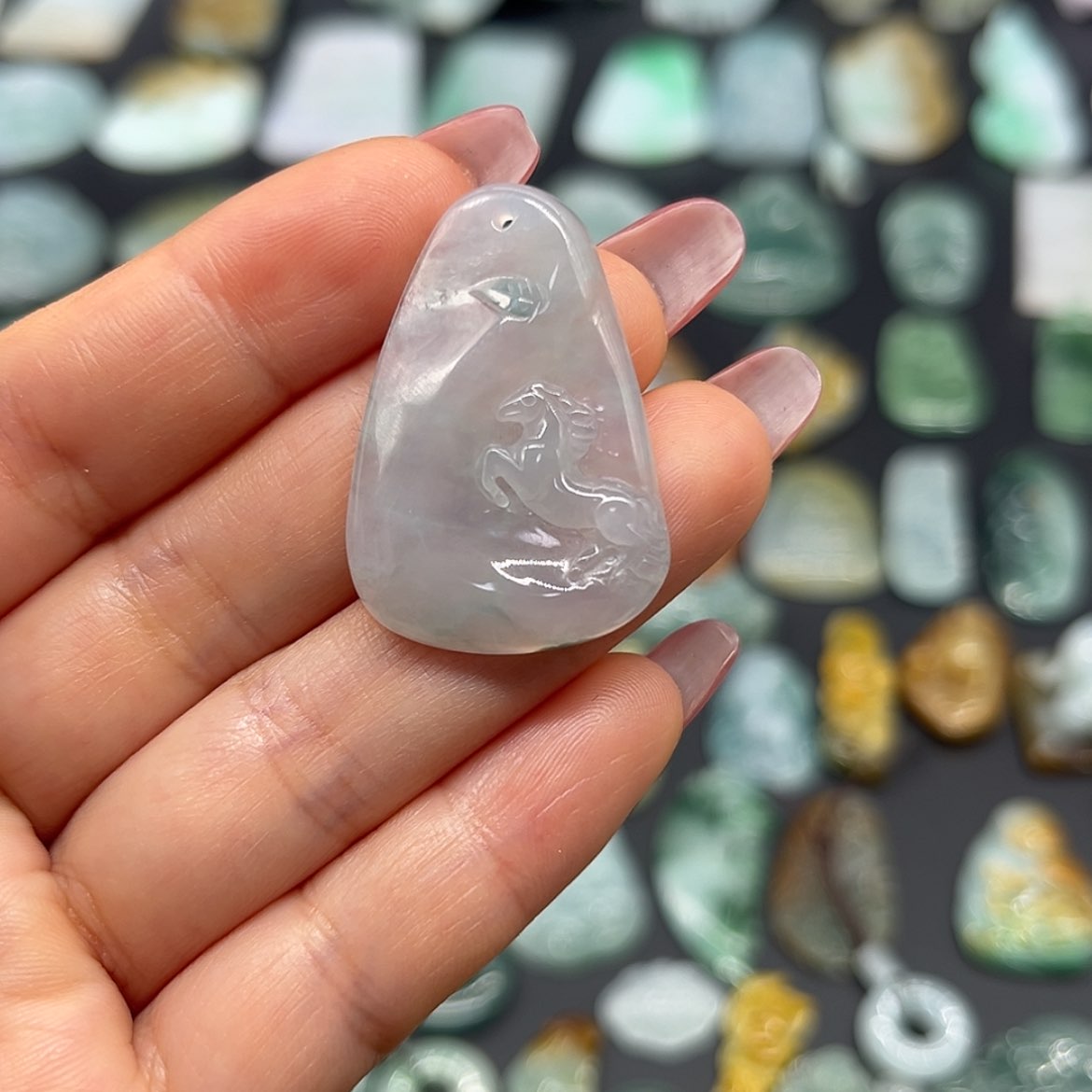 【闪购商品】翡翠颈饰未镶嵌马牌