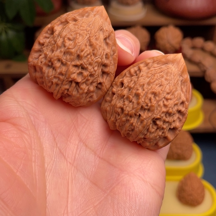 文玩核桃把件蛇王一抹红38