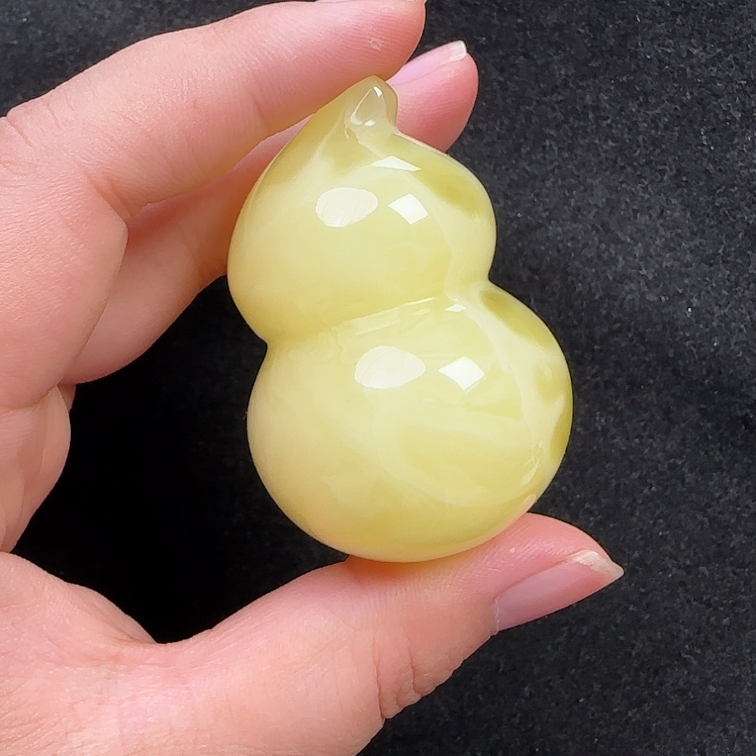 蜜蜡未镶嵌珠宝奇石