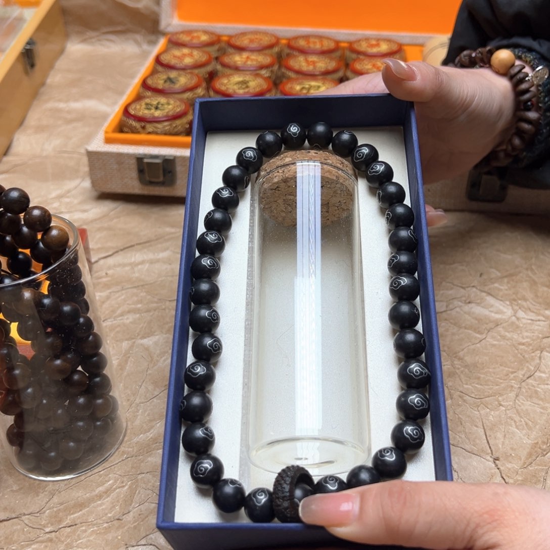 大叶紫檀（黑酸枝木类）