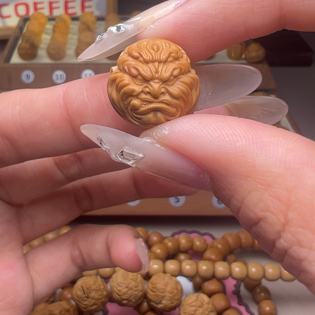 文玩核桃把件四目烟鬼16左右尺寸全品有正常封口线