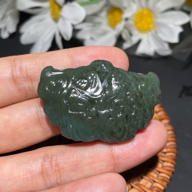 天然和田玉且末蓝带糖瑞兽守护挂件21.3克28.6-42.8-10.7毫米