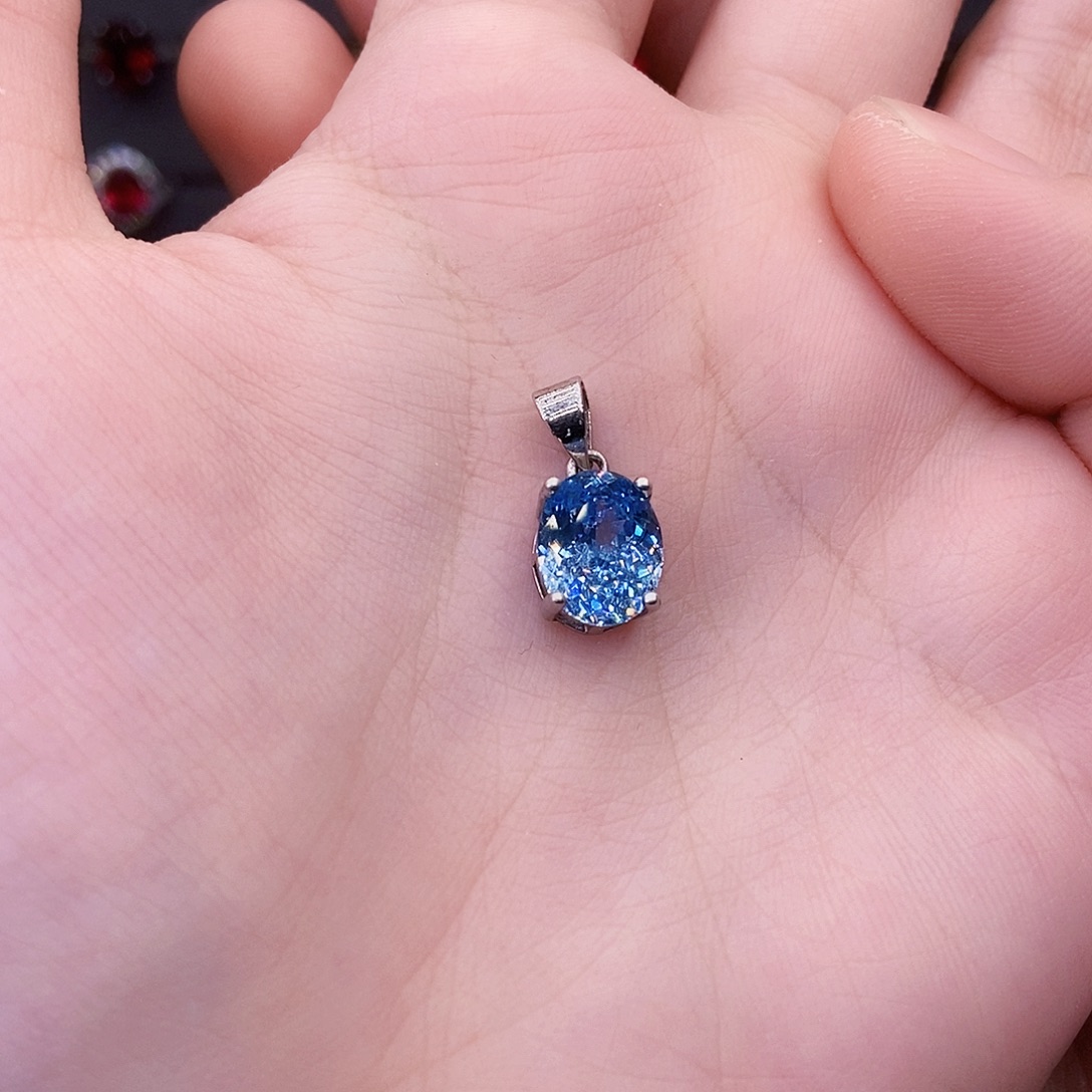 海蓝宝石银S925镶嵌吊坠(赠链)