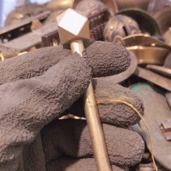 A***8闪电购铜摆件工艺品