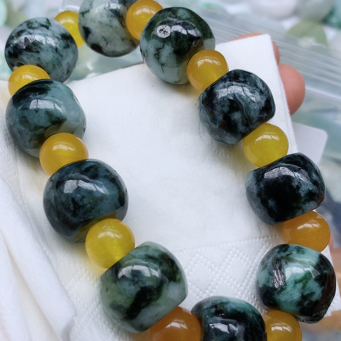 翡翠未镶嵌颈饰吊坠