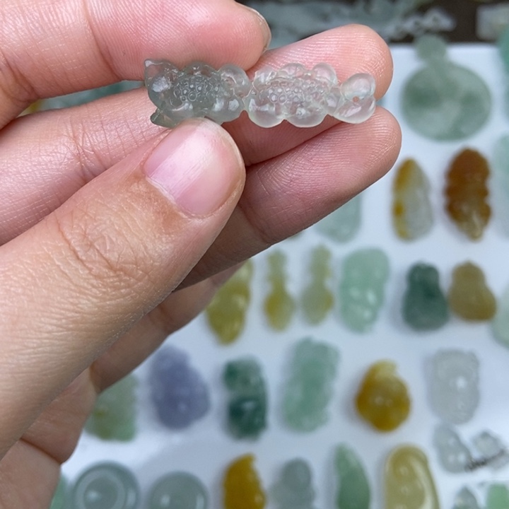 定制翡翠未镶嵌莲