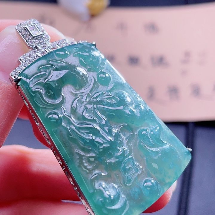 翡翠吊坠(不含链)未镶嵌