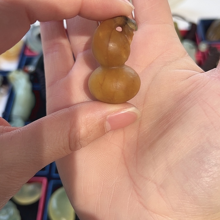 蛇纹石玉未镶嵌吊坠(赠链)