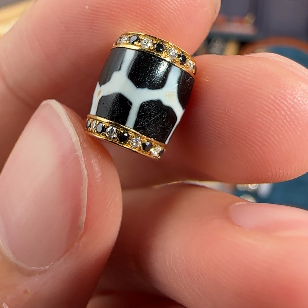 玛瑙/玉髓寿珠18K金镶嵌