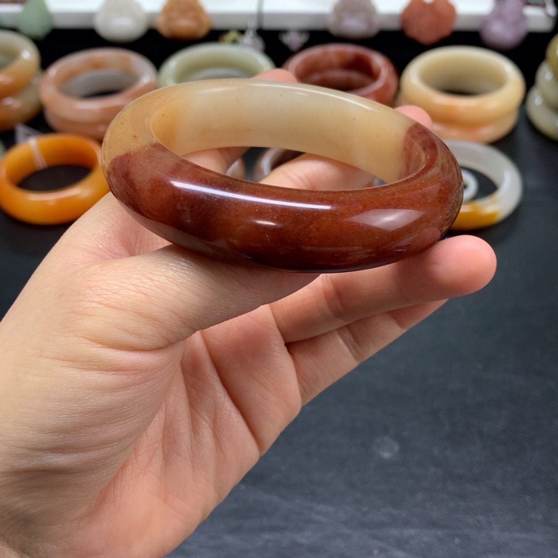 石英质玉手镯未镶嵌