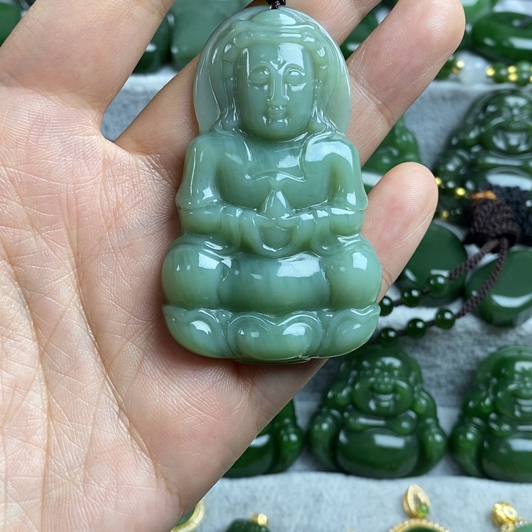 你***氏和田玉（碧玉）未镶嵌颈饰