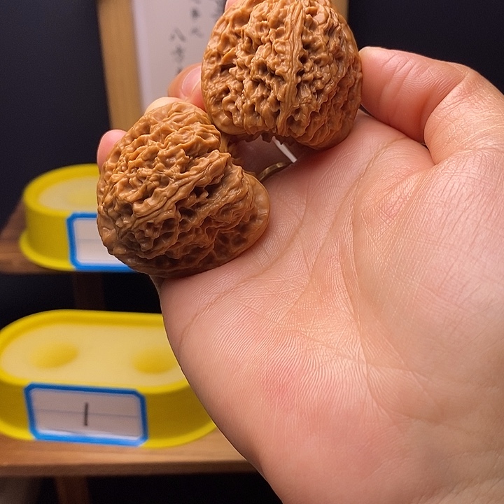 文玩核桃把件三角疆