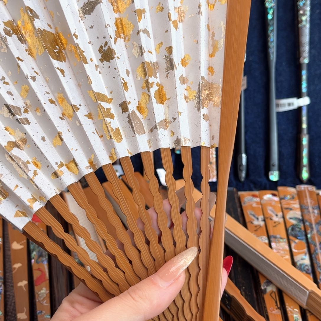 扇子g*c扇子的设计很有