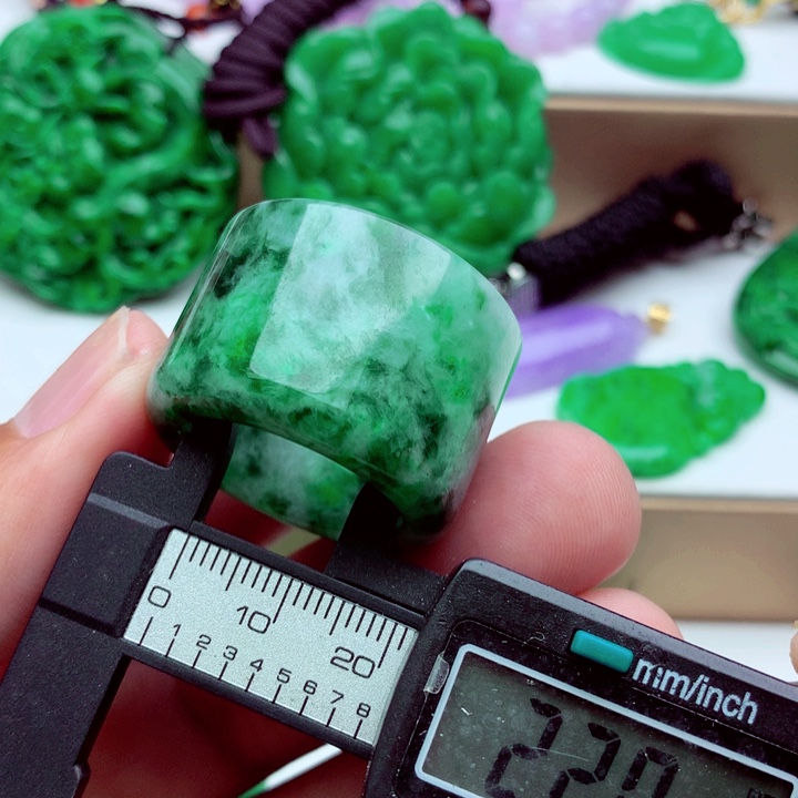 翡翠未镶嵌戒指戒指