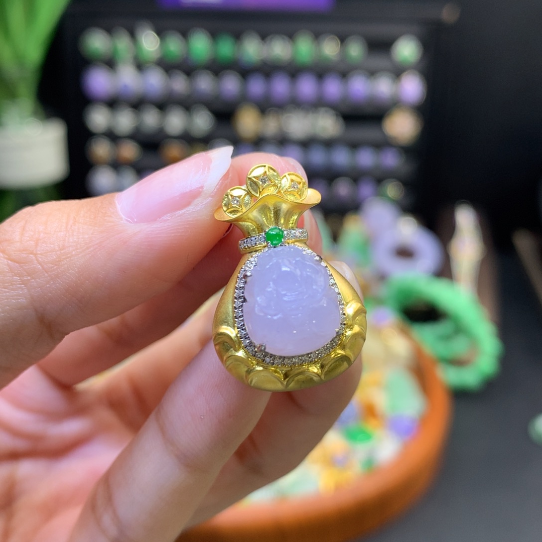 翡翠18K金镶嵌颈饰