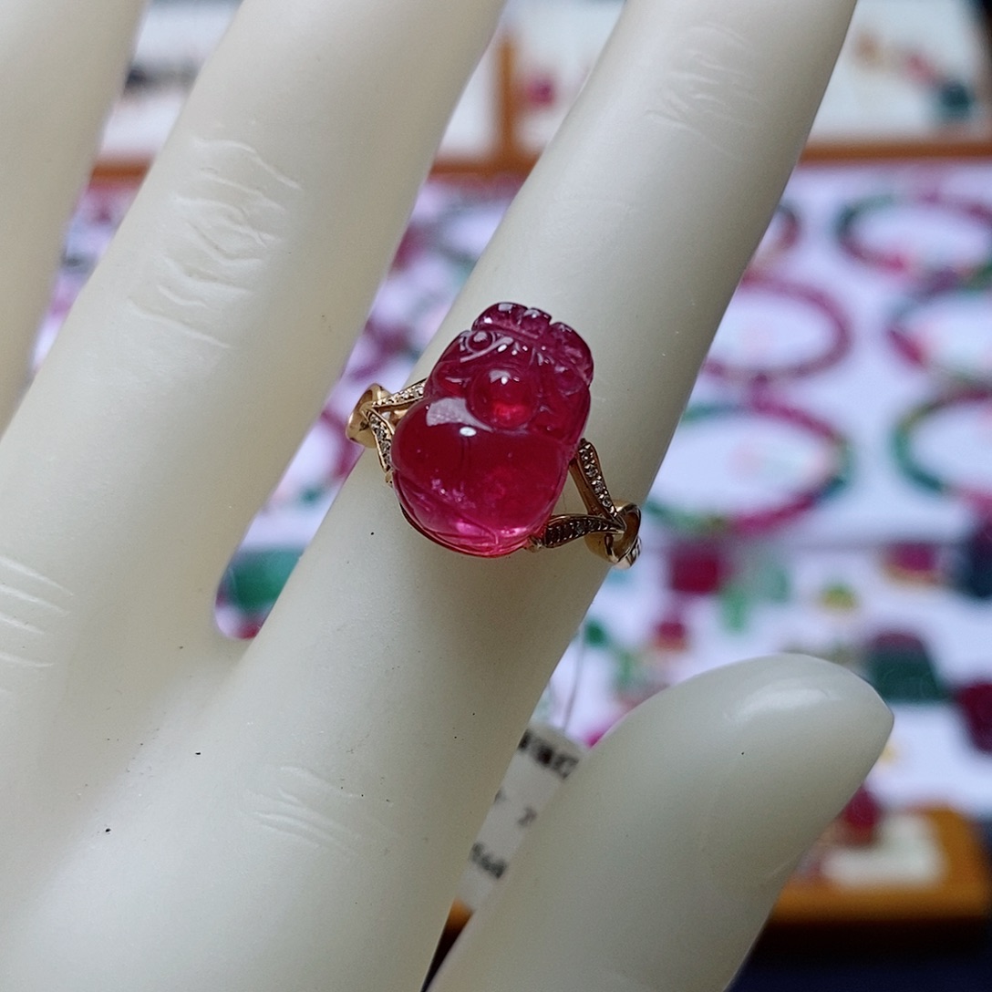 碧玺戒指18K金镶嵌碧玺戒指