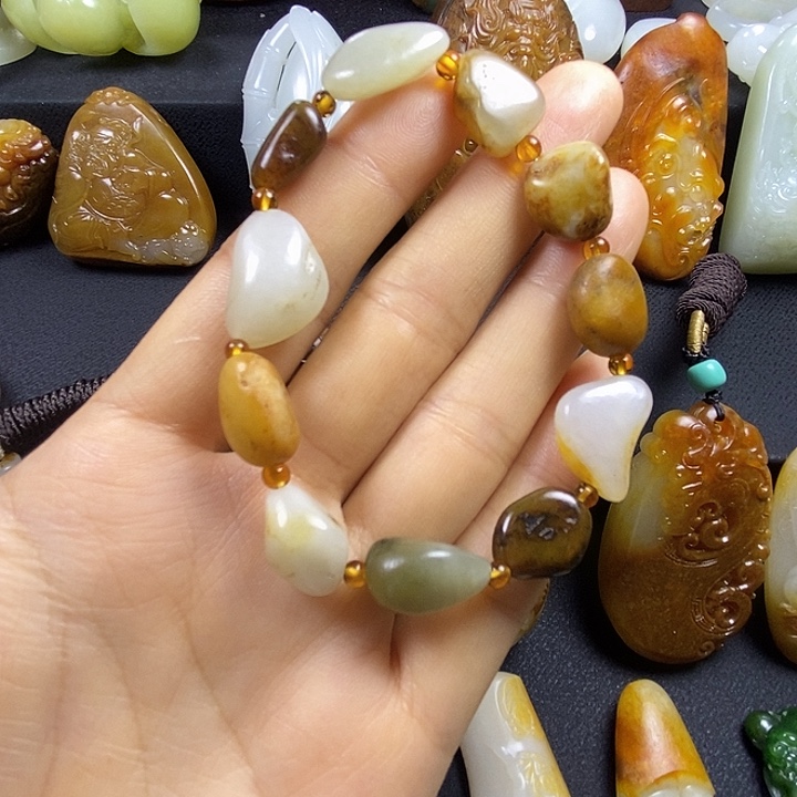 和田玉未镶嵌手串