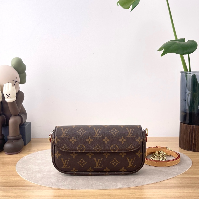 95新 LouisVuitton/路易威登  IVY法棍/单肩包/0655