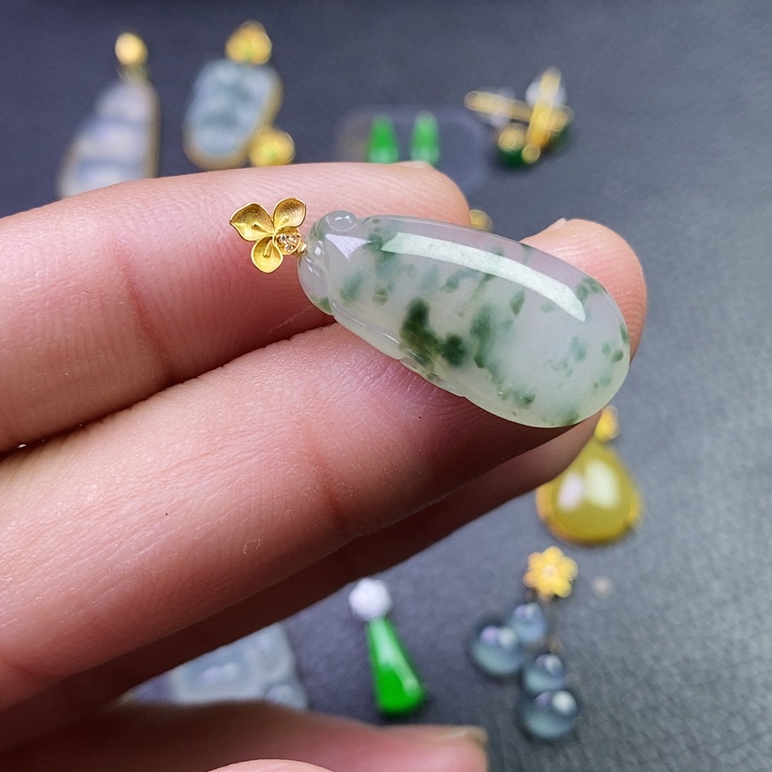 吊坠(不含链)18K金镶嵌翡翠