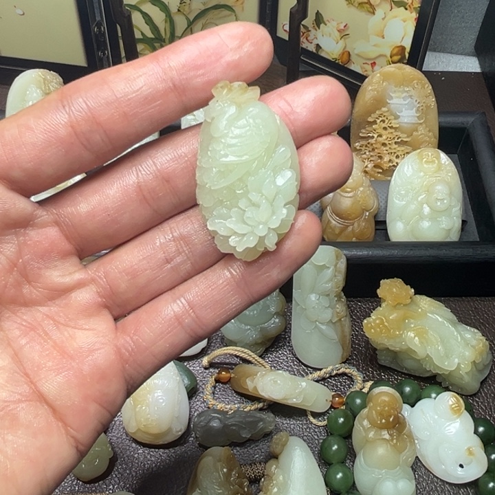 和田玉未镶嵌颈饰