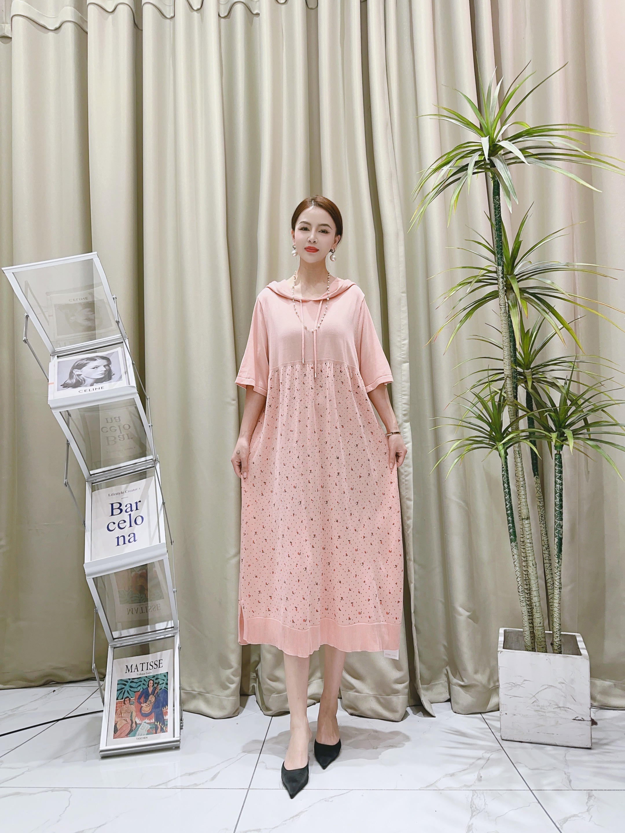 9187【春夏】粉黛倾城碎花抽绳带帽连衣裙中长款显瘦宽松气质夏季