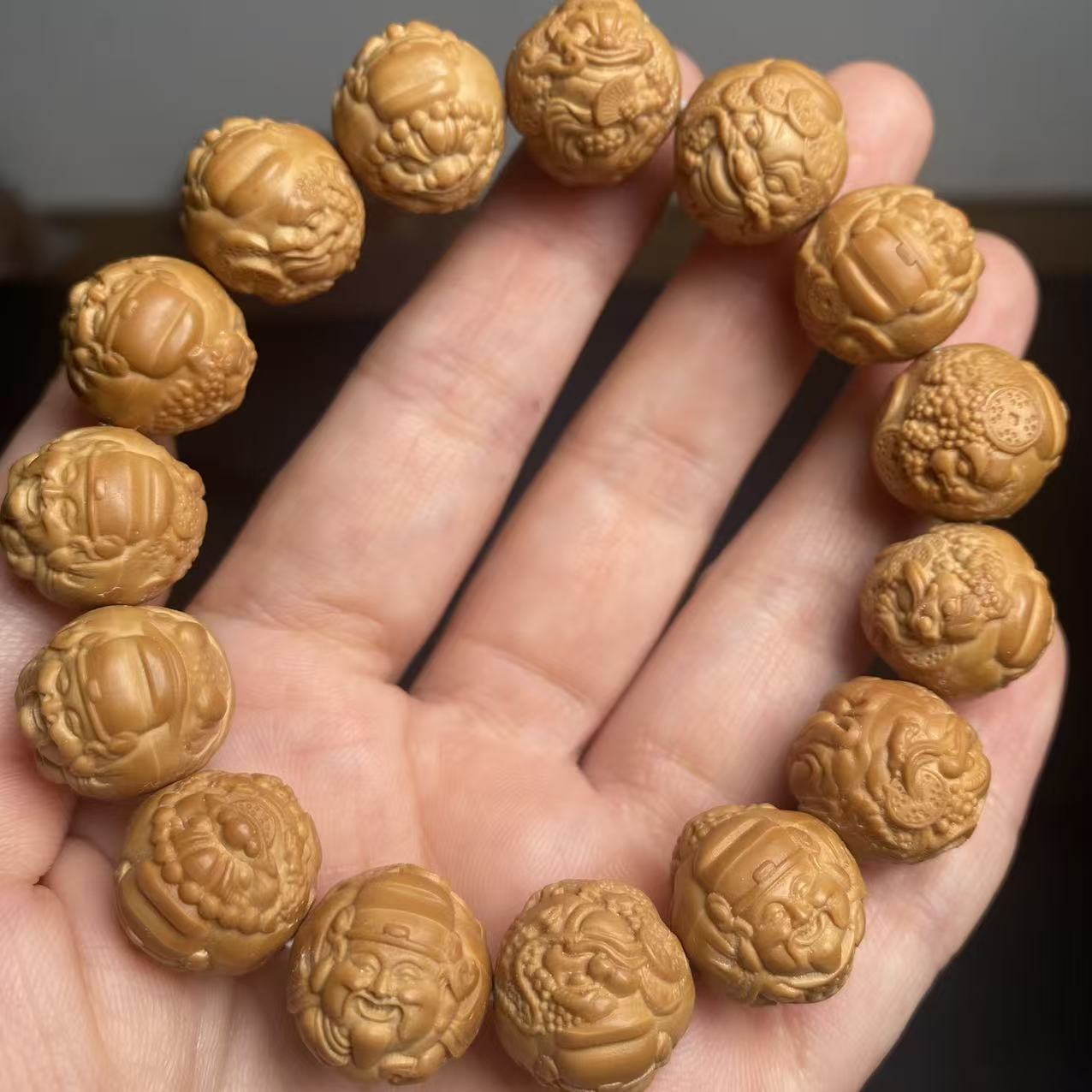 猴头核桃精品雕刻  齐金蝉财神手串
