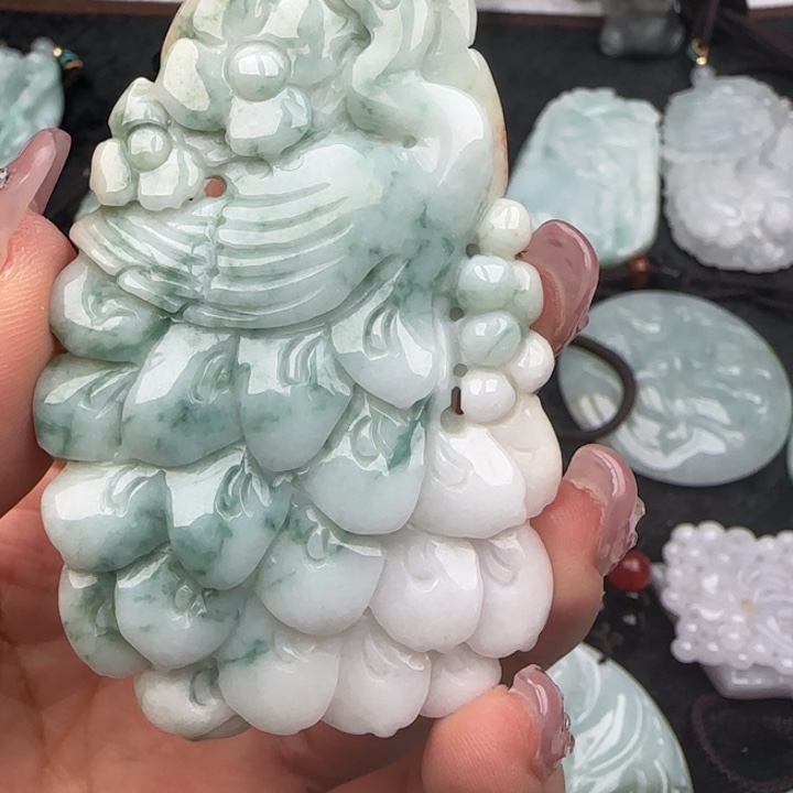 翡翠挂件未镶嵌凤凰