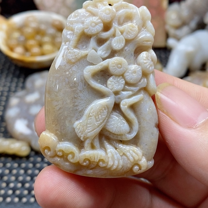 硅化珊瑚（珊瑚玉）颈饰未镶嵌