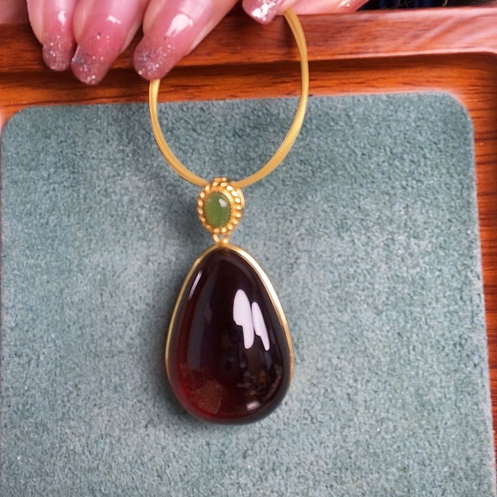 血珀银S925镶嵌颈饰吊坠