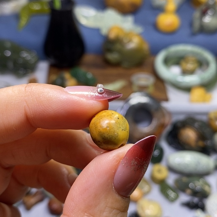 岫岩河磨玉（透闪石质玉）未镶嵌挂件随形珠