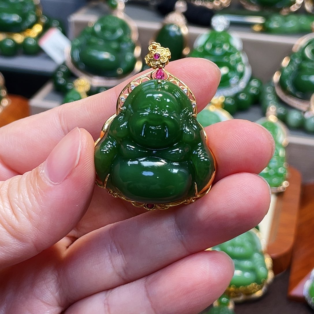 和田玉（碧玉）颈饰18K金镶嵌老坑阳绿佛公30