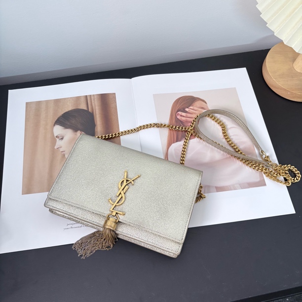 95新 YSL/圣罗兰 香槟金流苏斜挎包xrk