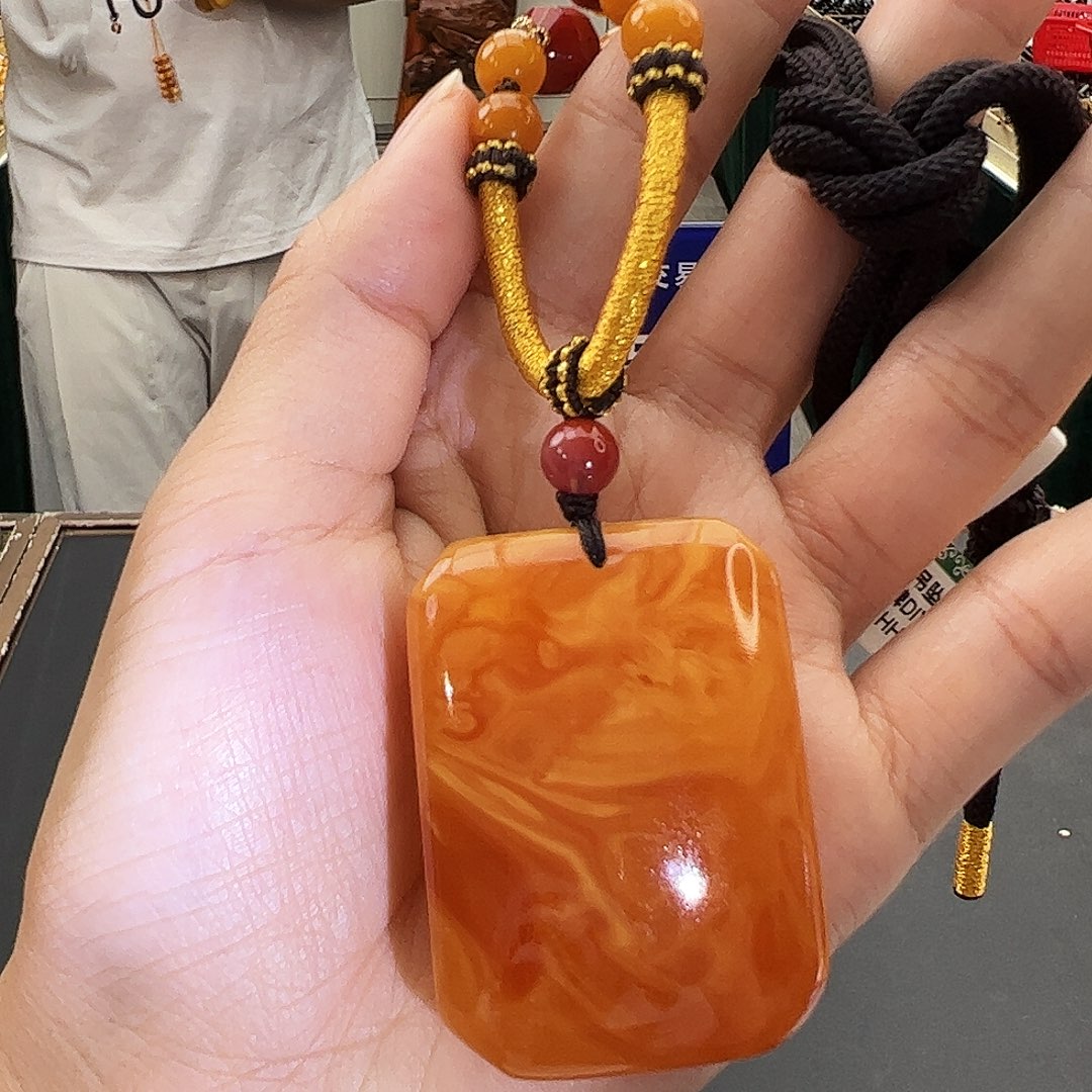 琥珀颈饰未镶嵌吊坠