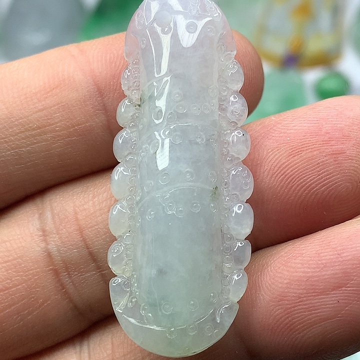 翡翠吊坠(赠链)未镶嵌