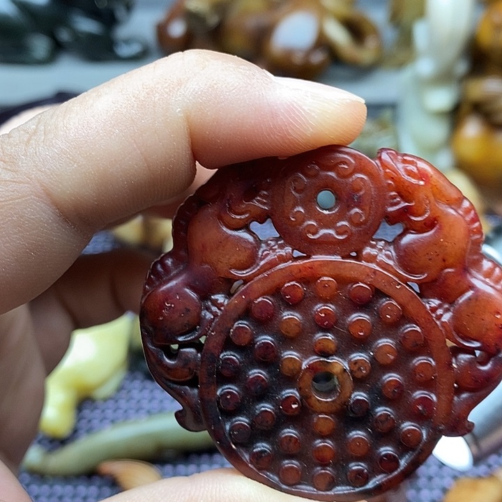 未镶嵌蛇纹石玉颈饰