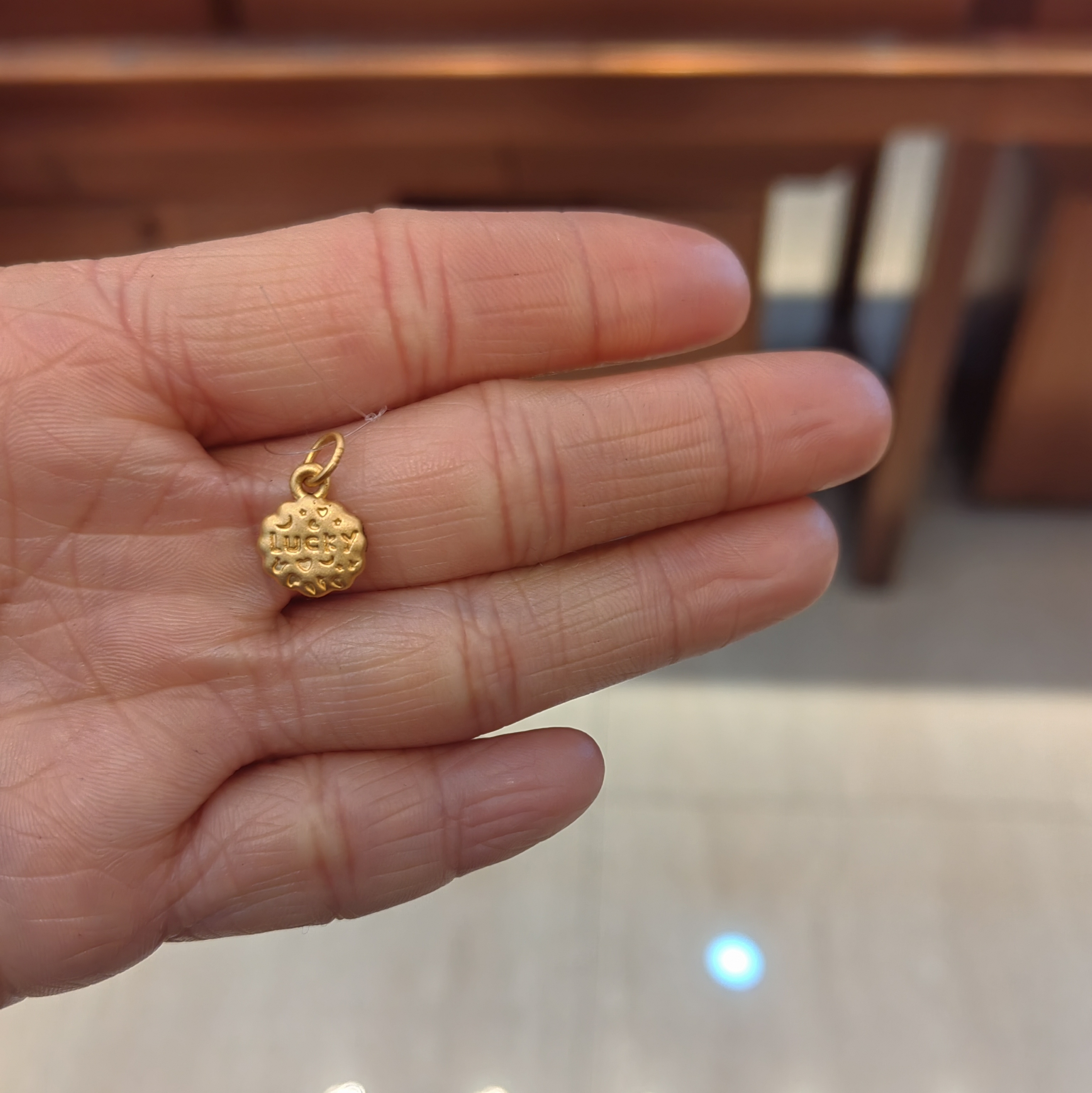 六桂福足金精美时尚吊坠