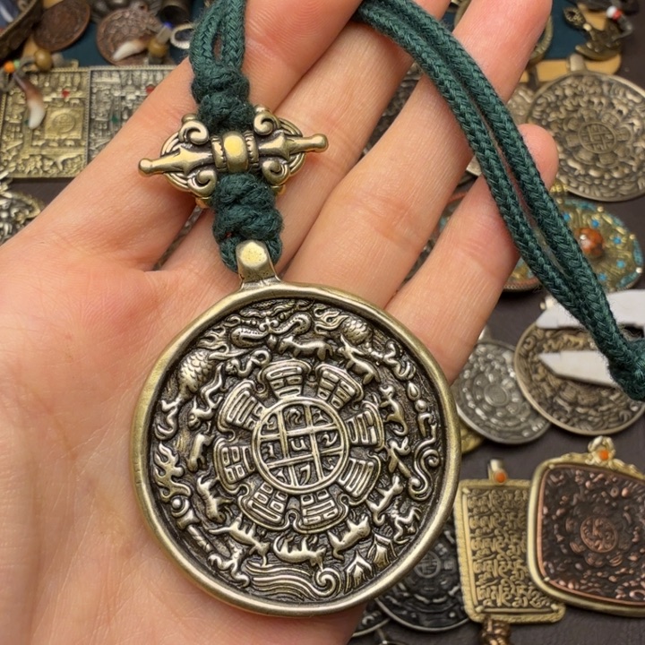 藏传文玩九宫如图