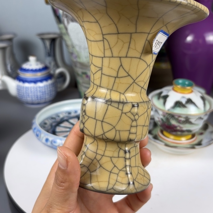 摆件哥窑花鼓瓶……