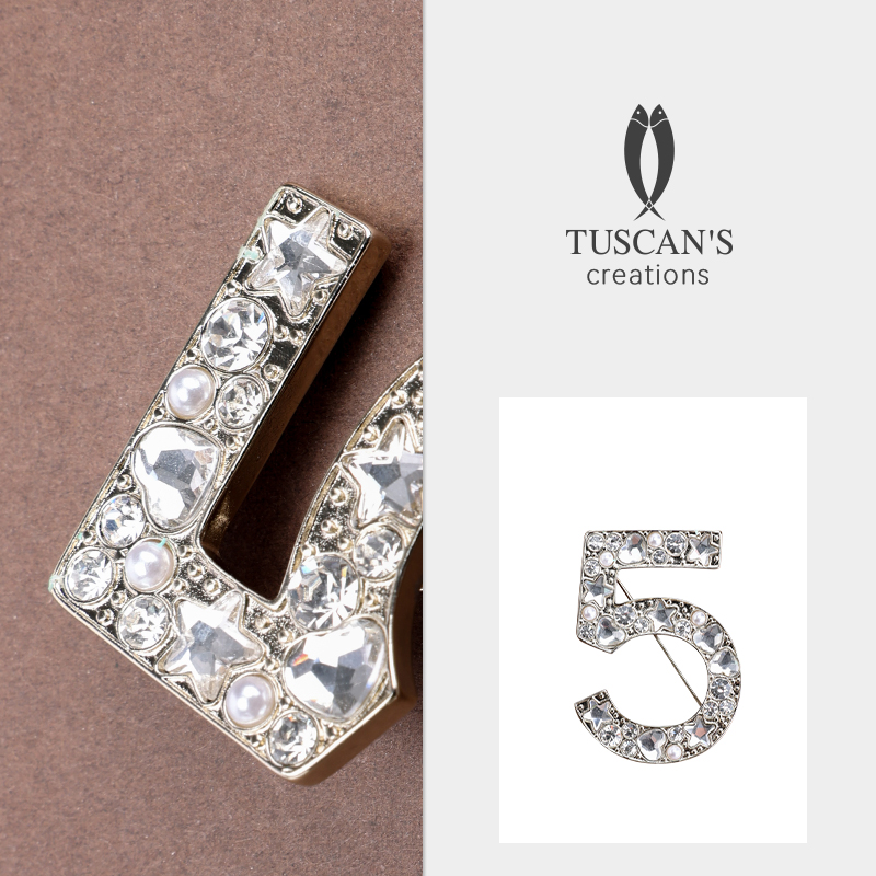 合金合成锆石胸针 TUSCAN'S 合金合成锆石胸针 ins风镶嵌时尚精致