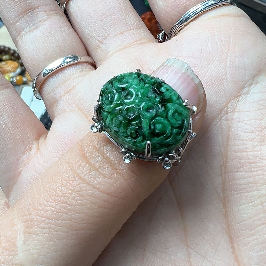 翡翠戒指未镶嵌蕊*心