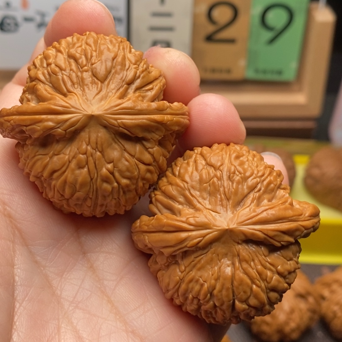 寒***雪文玩核桃把件白狮子44