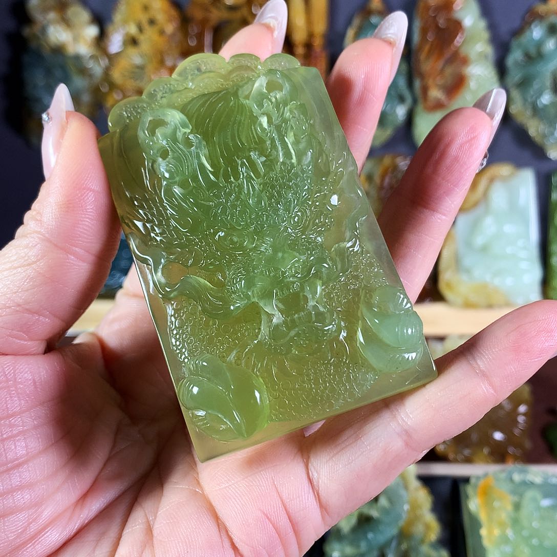 岫玉吊坠(赠链)未镶嵌追****?