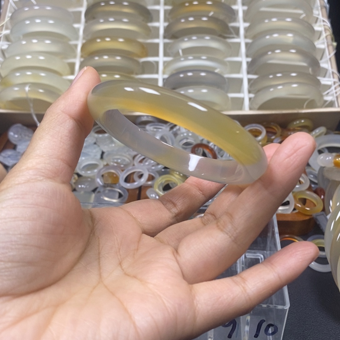 玛瑙/玉髓未镶嵌手镯