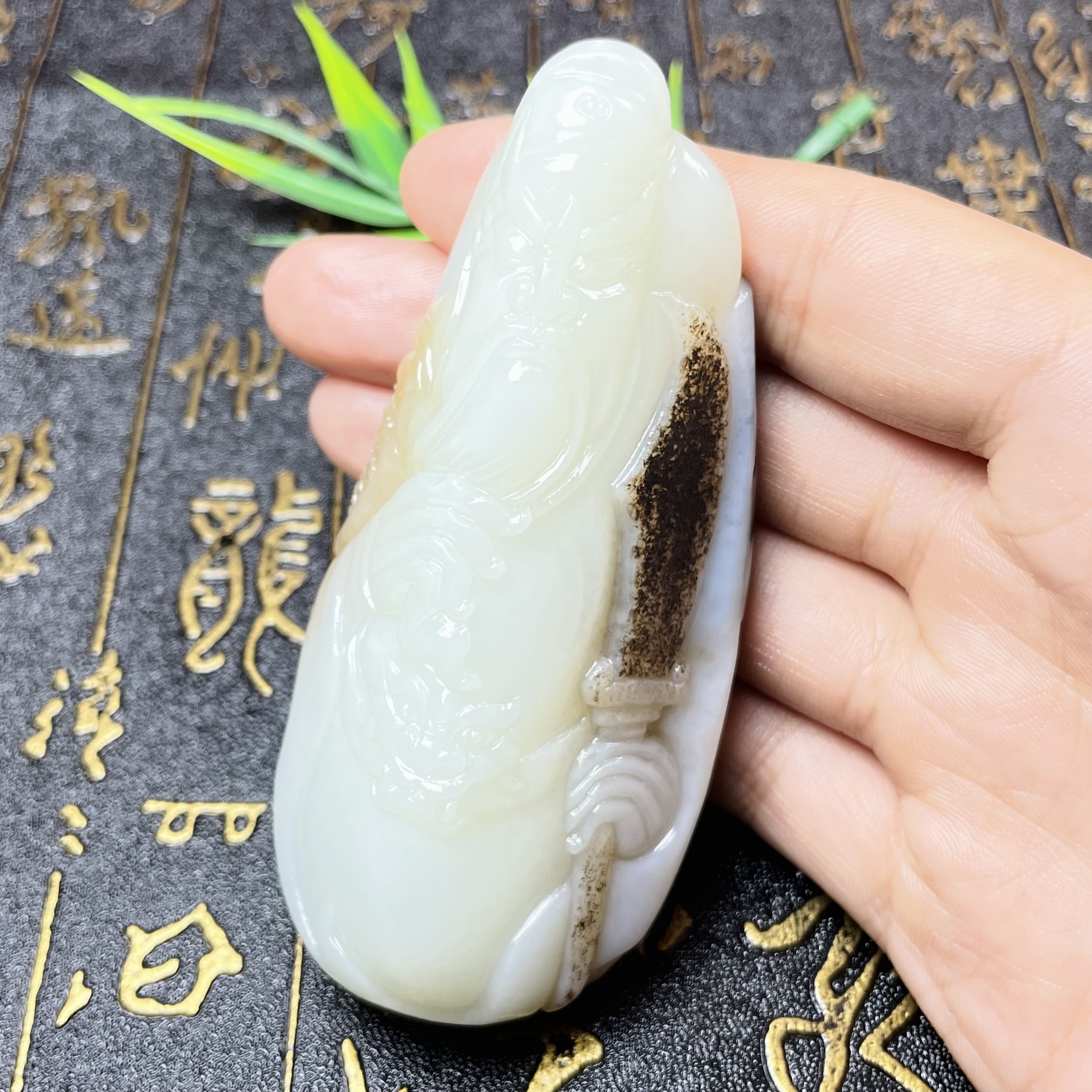 真正意义黑皮白玉 油库黑皮 和田玉关公手把件三色